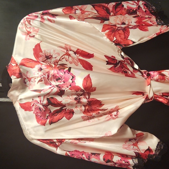 Satin Robe - Picture 6 of 9